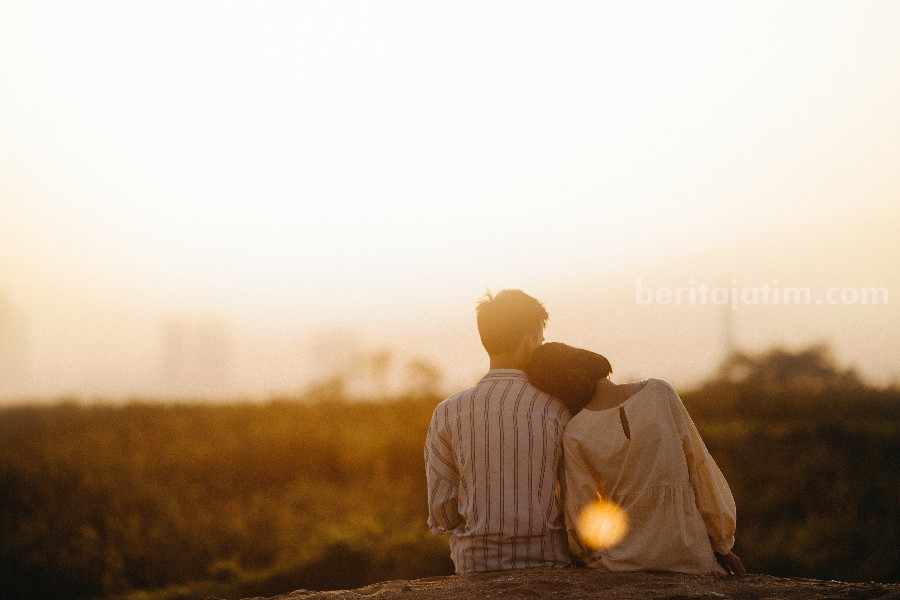 5 Kunci Menghadapi Pasangan yang Introvert: Lebih Banyak Bersabar Ilustrasi pasangan yang harmonis. (Sumber foto: Jasmin Wedding Photography/pexels.com)