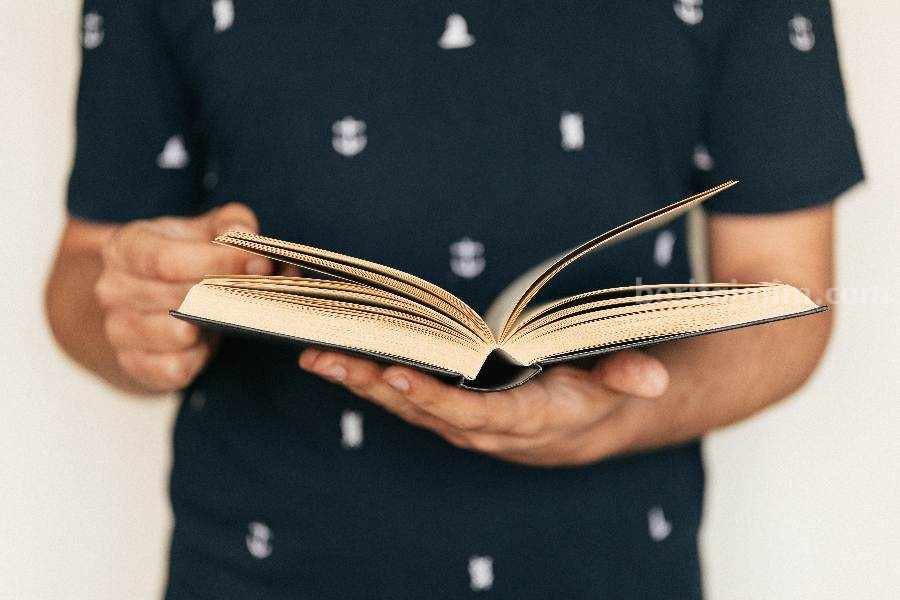 Ilustrasi hari literasi sedunia. (Sumber foto: Karolina Grabowska/pexels.com)
