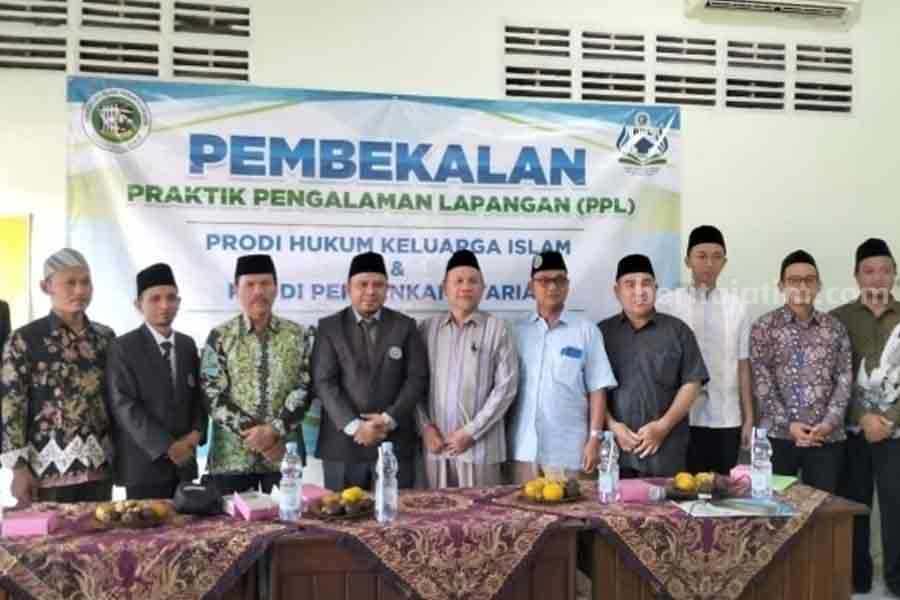 Dorong Para Lulusan Siap Kerja, Fakultas Syariah dan Ekonomi UIT Lirboyo Bekali Mahasiswa PPL Pembekalaan mahasiswa PPL Fakultas Syariah dan Ekonomi UIT Lirboyo Kediri.