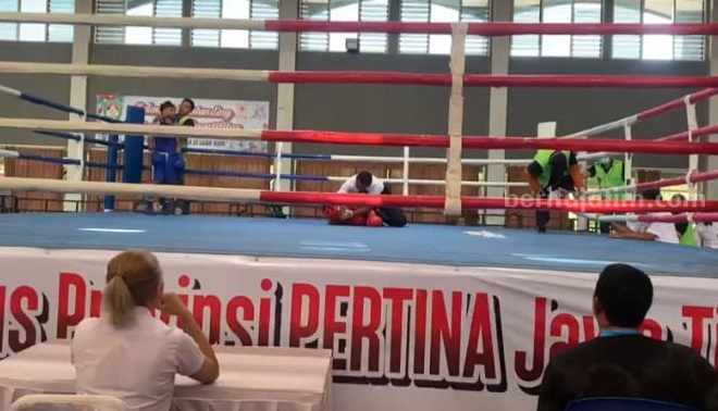 Petinju asal Bondowoso ambruk pada ronde ke-3 hingga akhirnya meninggal
