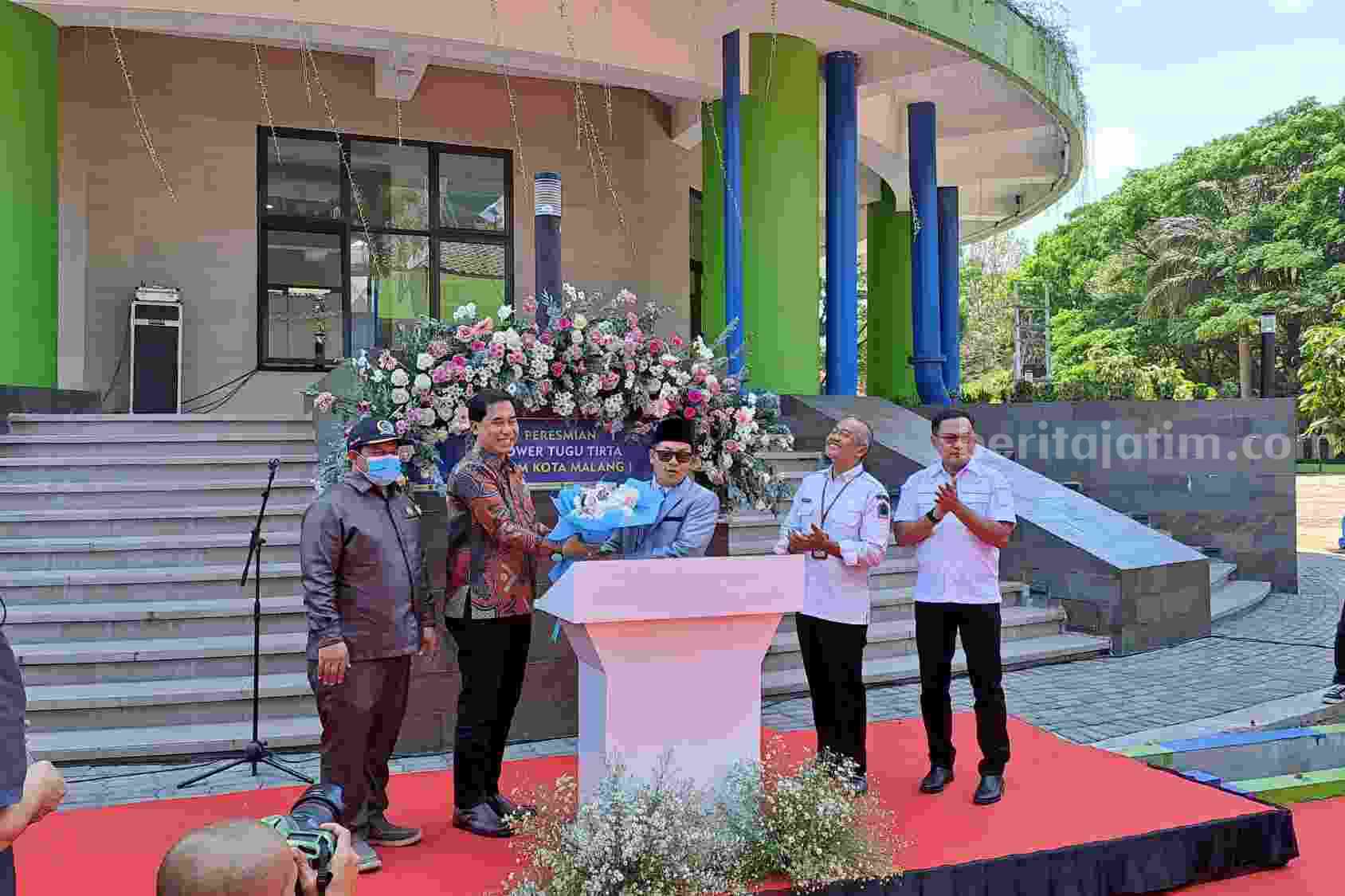 Wali Kota Malang, Sutiaji saat meresmikan SPAM Tower Tugu Tirta.