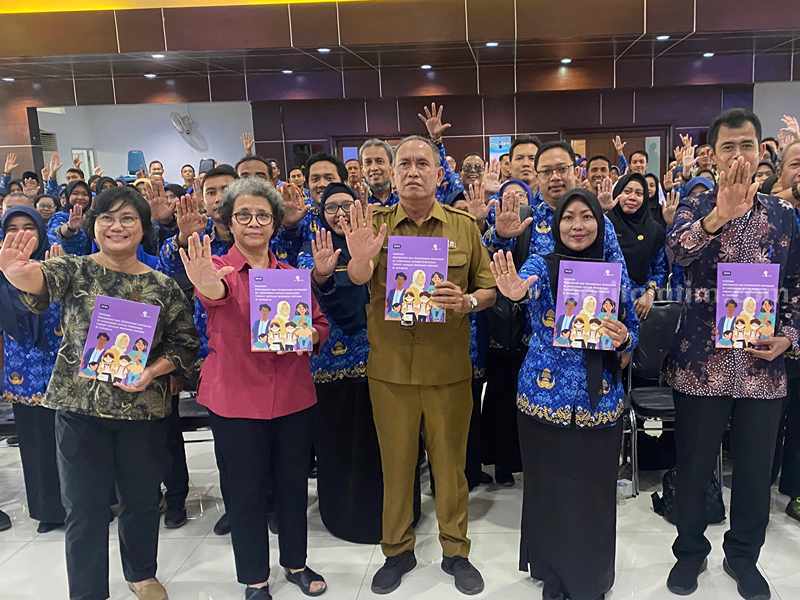 Peluncuran panduan PPK tingkat SMP di Surabaya.
