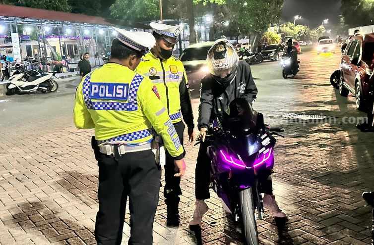Pelaksanaan Pamatwil di seputaran Malioboro dan beberapa kawasan rawan kejahatan jalanan yang dilakukan Polda DIY Sabtu malam hingga Minggu dini hari. (Foto Dokumen Polda DIY)