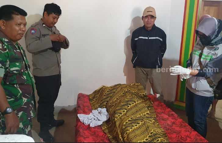 Korban yang sudah dalam keadaan meninggal dunia. [Foto Dyah Ayu]