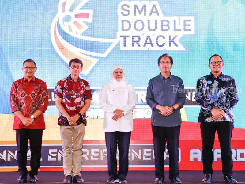 Gandeng UNICEF dan ITS, Gubernur Khofifah Luncurkan Program Digital Skills Peluncuran Program Digital Skills di Graha ITS Surabaya.