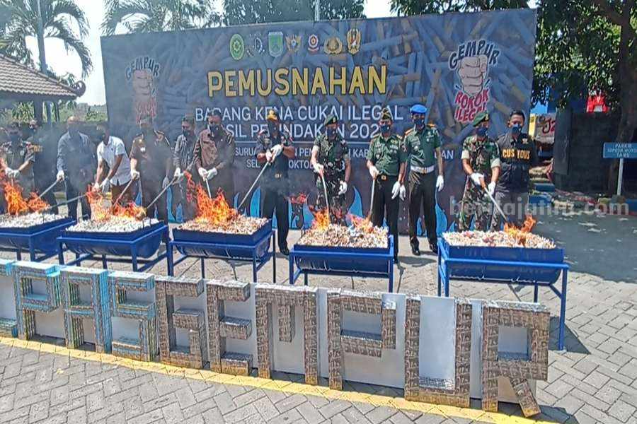 Kepala Kantor Pelayanan Bea dan Cukai Pasuruan, Hatta Wardhana.