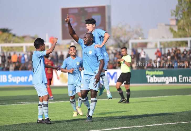 Laga Persipati Pati versus Persela Lamongan yang digelar di Stadion Joyokusumo, Pati.