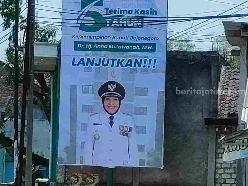 Pemasang Baliho Bergambar Mantan Bupati Bojonegoro Masih Misteri