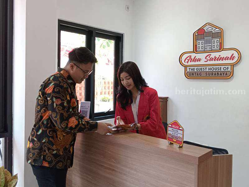 Untag Surabaya Punya Penginapan Grha Sarinah, Ada Perpus Mini Isinya Buku Bung Karno Grha Sarinah Untag Surabaya di kawasan Jalan Nginden Surabaya.