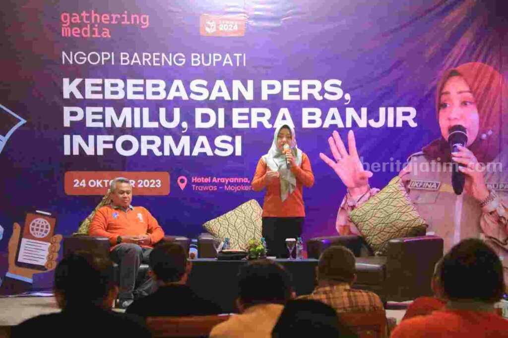 Bupati Mojokerto, Ikfina Fahmawati saat acara 'Ngopi Bareng bersama Insan Pers Mojokerto' di salah satu hotel di Kecamatan Trawas. [Foto : ist]