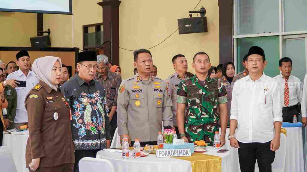 Rakor lintas sektoral Operasi Mantap Semeru 2023-2024, di Gedung SKJ Polres Lamongan, pada Jumat (13/10/2023).