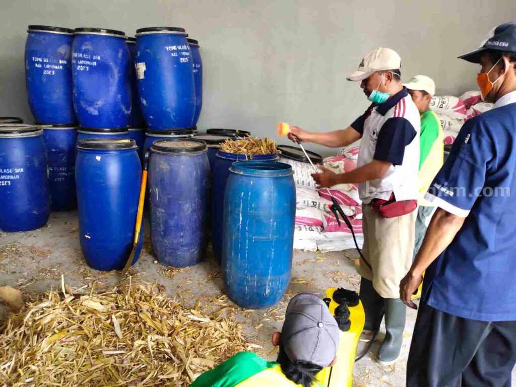 Inovasi pengolahan limbah yang dinisiasi oleh DPKH Lamongan demi menjawab permasalahan pupuk.