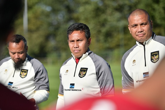 TC di Jerman Berakhir, Bima Sakti Kantongi Kekurangan Timnas U-17 Jelang Piala Dunia Bima Sakti saat memimpin Timnas U-17 di sela pemusatan latihan di Jerman. (Foto: PSSI)