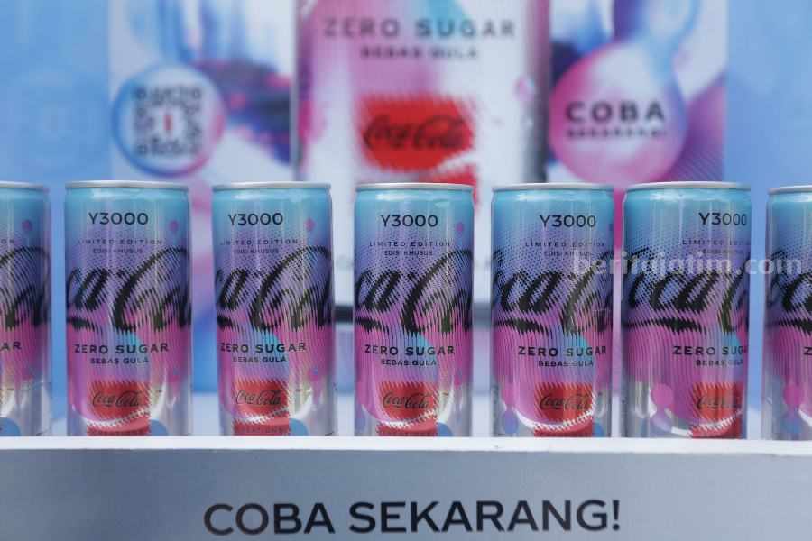Edisi Terbatas! Coca-Cola Hadirkan Rasa Baru Hasil Kolaborasi dengan AI Coca-cola memperkenalkan rasa baru edisi terbatas yang dibuat dengan kolaborasi antara manusia dan kecerdasan buatan AI. (Foto: Coca-Cola)
