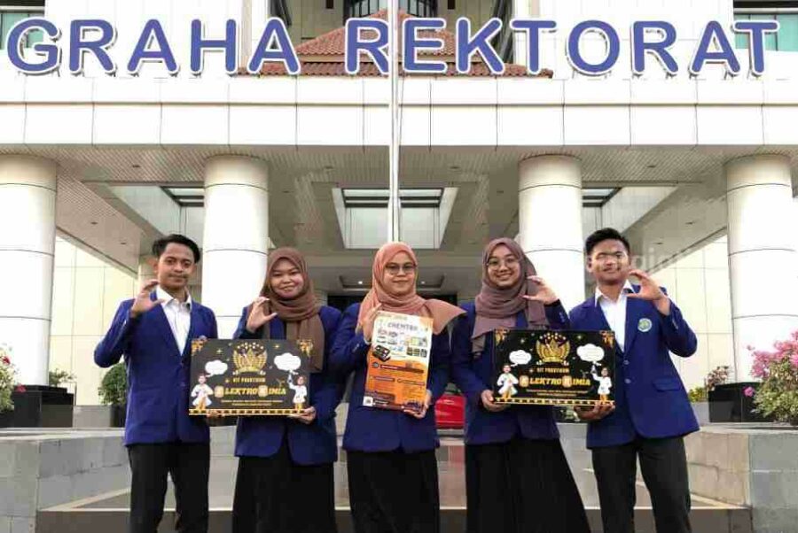 Lima mahasiswa UM berhasil ciptakan Chemtro, media elektronika berbasis AI dan kearifan budaya (Foto: Istimewa)