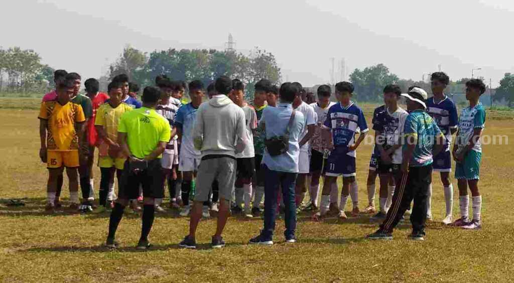 Seleksi Piala Soeratin U-17 yang digelar manajemen PSMP di Lapangan Desa Kenanten, Kecamatan Puri, Kabupaten Mojokerto. [Foto : ist]