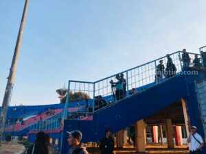 Setahun Tragedi Kanjuruhan- Masuk Tribun Gate 13, Keluarga Korban Tragedi Kanjuruhan Meratap Pilu Tragedi Kanjuruhan