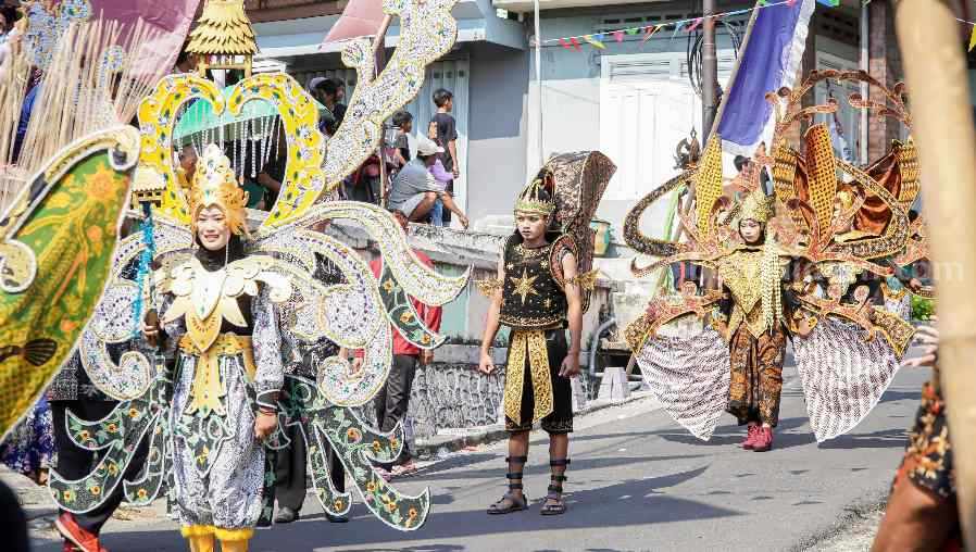 Festival Sego Muduk dan Batik Carnival yang sukses digelar di Watungkal Edupark Sendangagung, Kecamatan Paciran, Lamongan