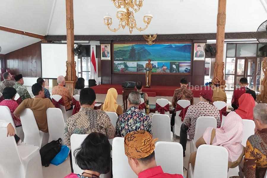 Genap Berusia 100 Tahun, MINU KH Mukmin Dapat Pujian Kemenag RI