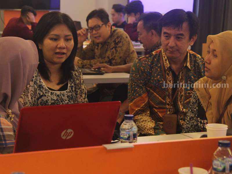 Tim Dosen Universitas Ciputra Latih Computational Thinking Guru SMA/SMK di Jatim Universitas Ciputra