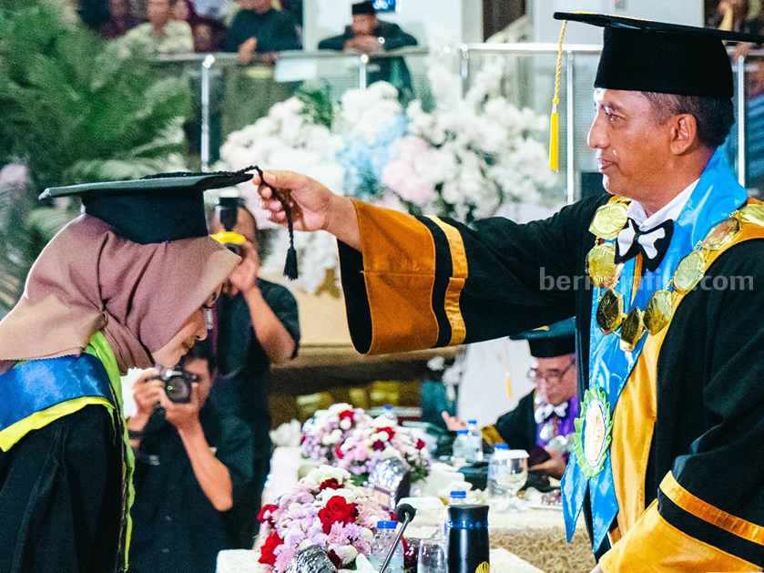 Wisuda ke-108 Jenjang Ahli Madya, Sarjana, Magister dan Doktor di Graha Unesa.