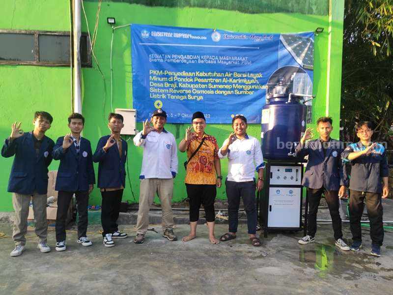 Universitas Hang Tuah Serahkan Alat RO ke Ponpes Sumenep Sumenep
