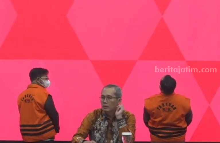 Jerat Syahrul dengan Pencucian Uang, KPK Dalami Aliran Uang Miliaran untuk Kepentingan Partai KPK menjerat Syahrul Yasin Limpo dengan pidana pencucian uang.