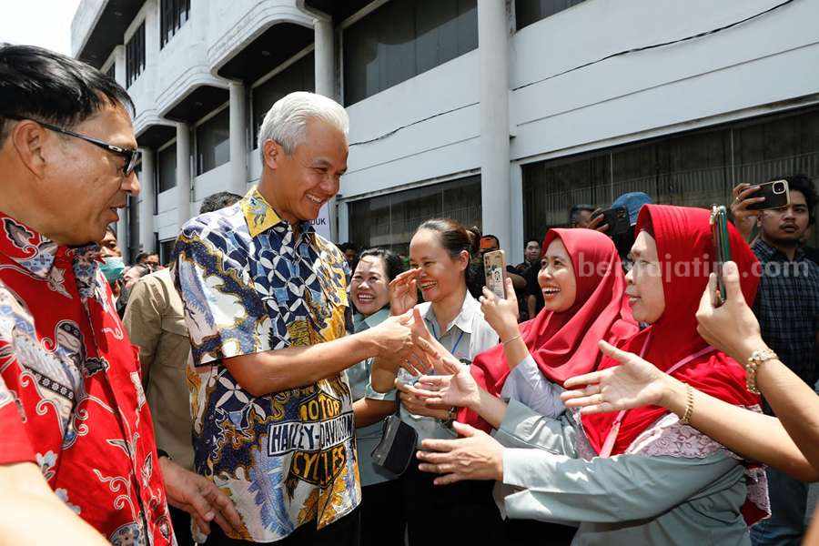 Sebut Produk Dalam Negeri Berkualitas, Ganjar: Negara Harus Hadir! Bacapres Ganjar Pranowo saat kunjungan ke PT Maspion I