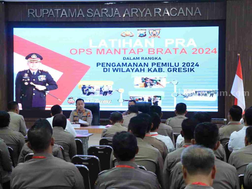 Jajaran personel Polres Gresik saat mengikuti Lat Praops Mantab Brata