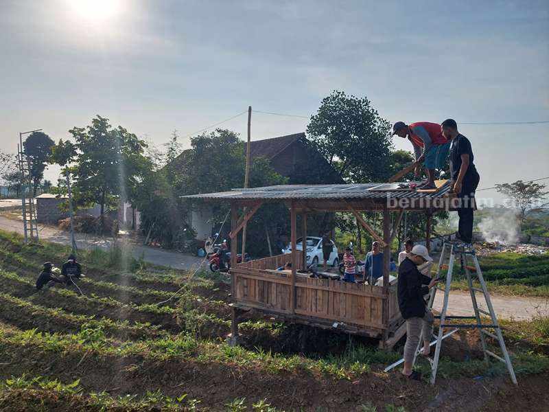 Berkat PENS, Mobilitas Petani dan Peternak di Pacet Mojokerto Meningkat pens