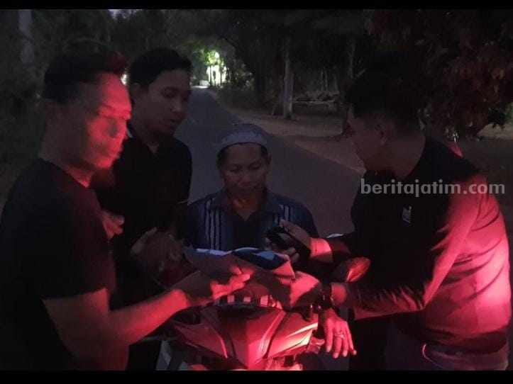 Penangkapan tersangka pembunuhan setelah buron 6 tahun (foto: Polres Sumenep)