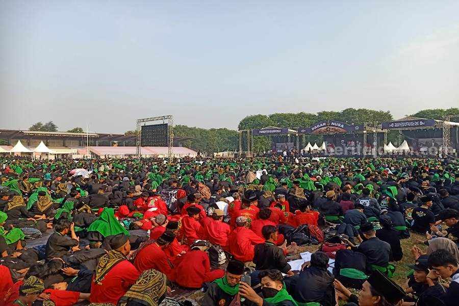 18 ribu pendekar Pagar Nusa yang berkumpul di Lapangan Jala Krida Mandala, Minggu (22/10/2023) dalam acara ijazah kubro dan pengukuhan pengurus pusat Pagar Nusa. (Foto/Anggadia)