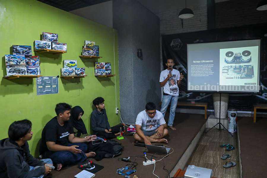 Ganjar Creasi berikan pelatihan robotikan ke kalangan milenial