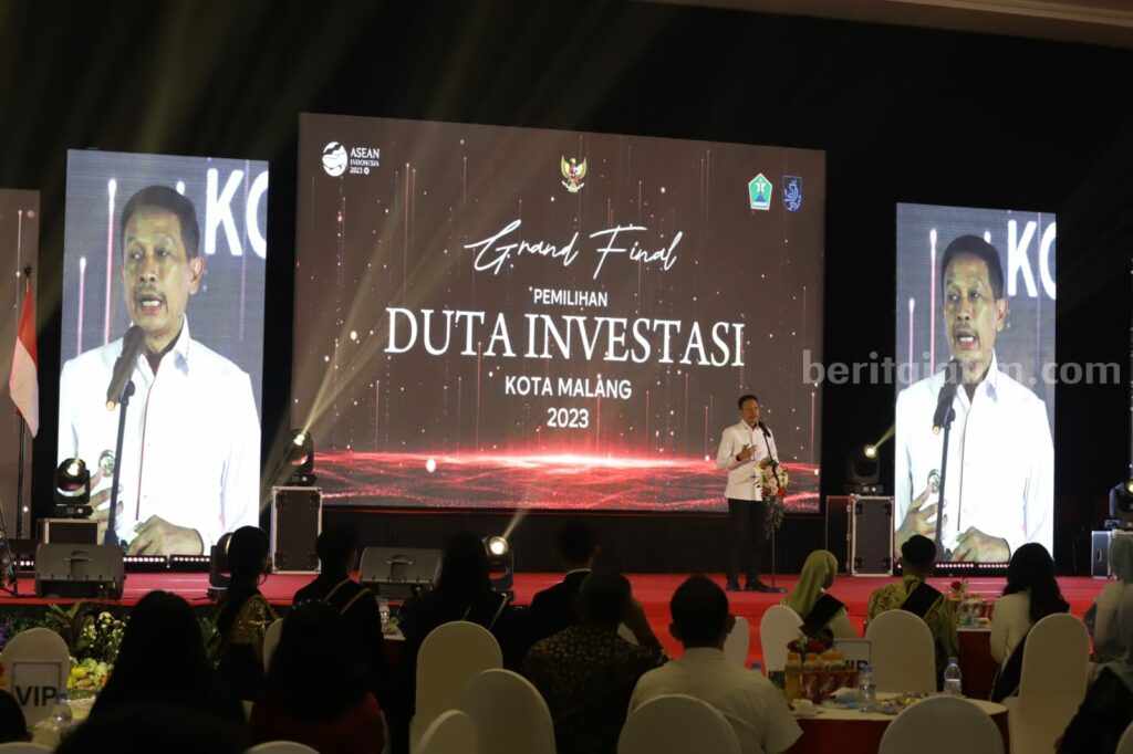 Pj. Walikota Malang, Wahyu Hidayat dalam Grand Final Pemilihan Duta Investasi. (Bagian Protokol dan Komunikasi Pimpinan Sekretariat Daerah Kota Malang)