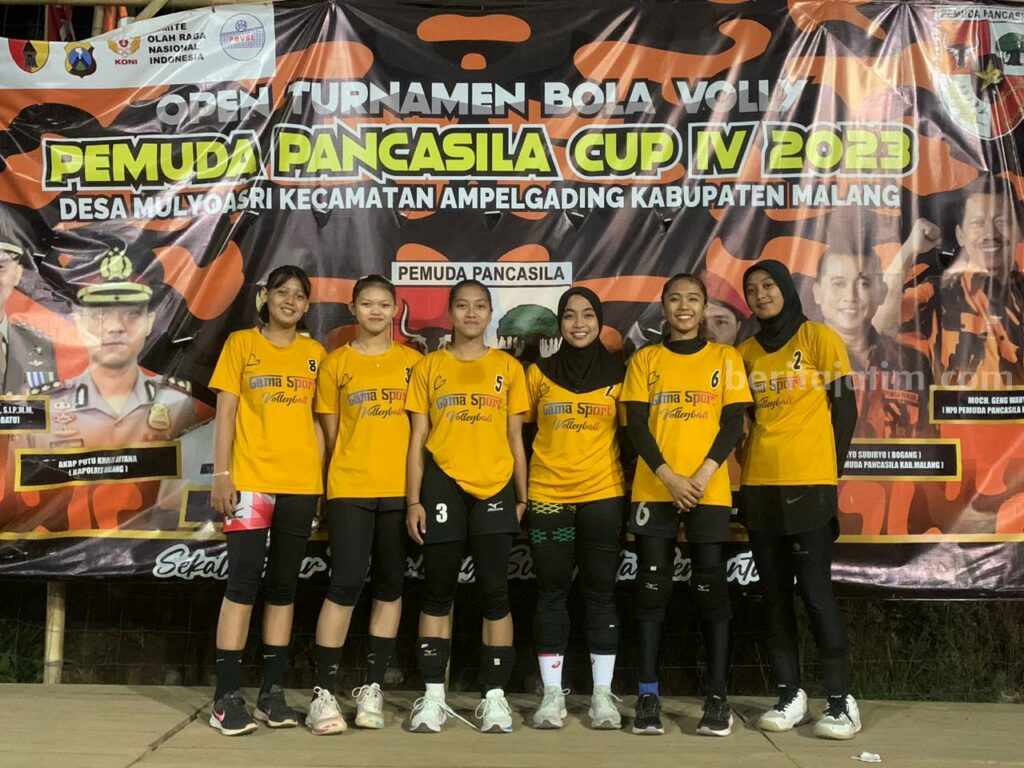 Pemuda Pancasila Kabupaten Malang Gelar Turnamen Bola Volley 2023 Salah satu klub peserta Turnamen Bola Volly memperingati HUT PP ke-64 di Ampelgading, Kabupaten Malang, Sabtu (28/10/2023).