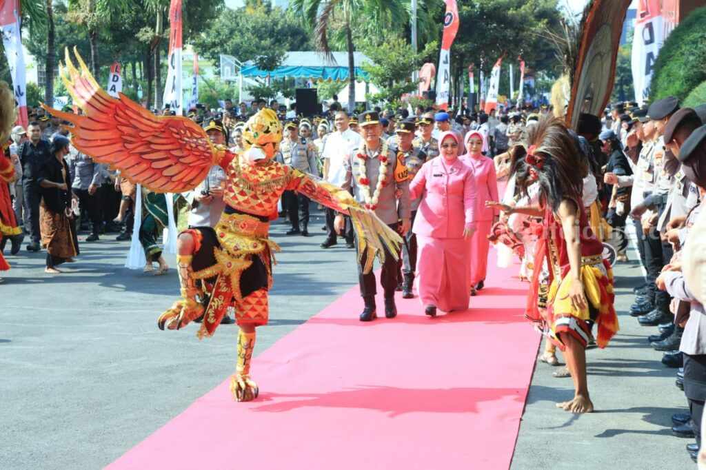 Kedatangan Kapolda Jatim Irjen Pol Imam Utomo disambut dengan meriah