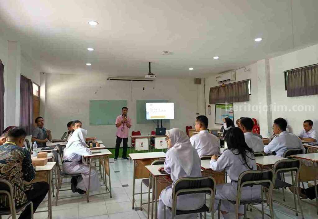 Jagoan Hosting Beri Edukasi Guru dan Siswa SMK Telkom Malang