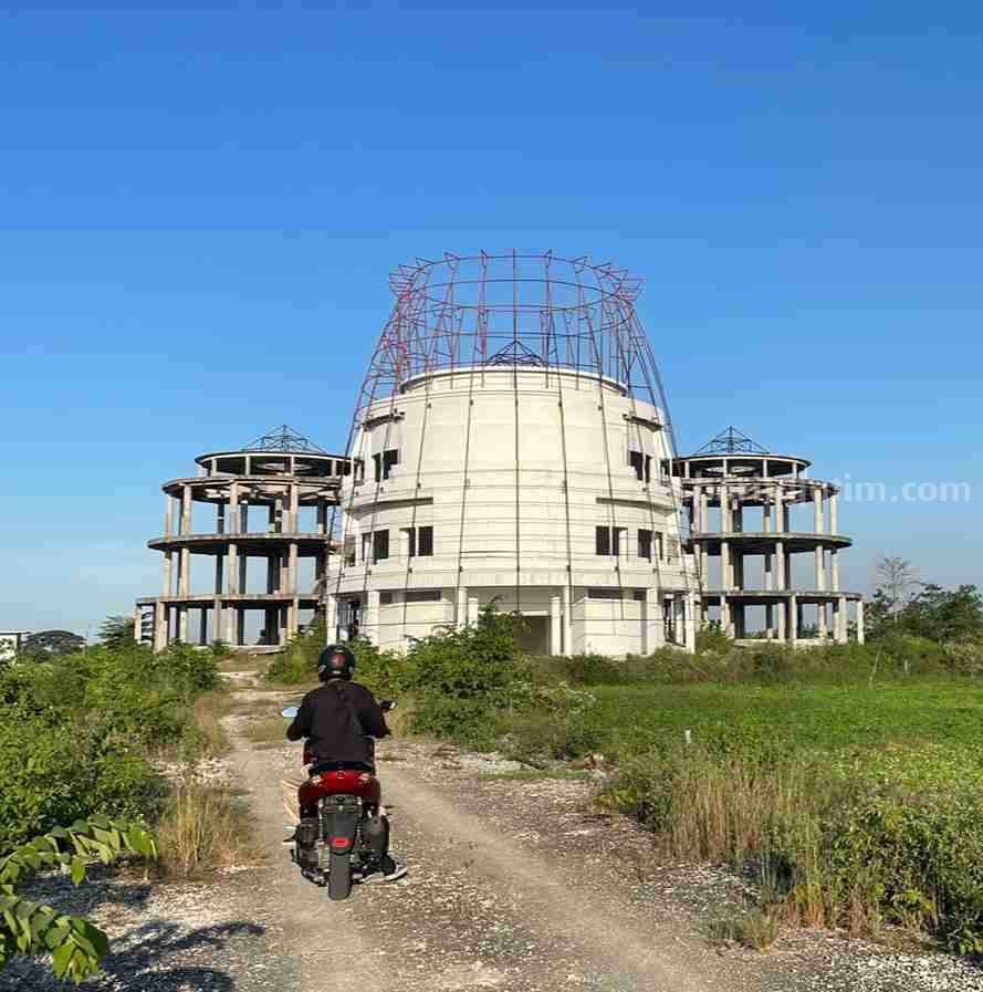Pembangunan Islamic Center Gresik yang sempat mangkrak kembali dilanjutkan