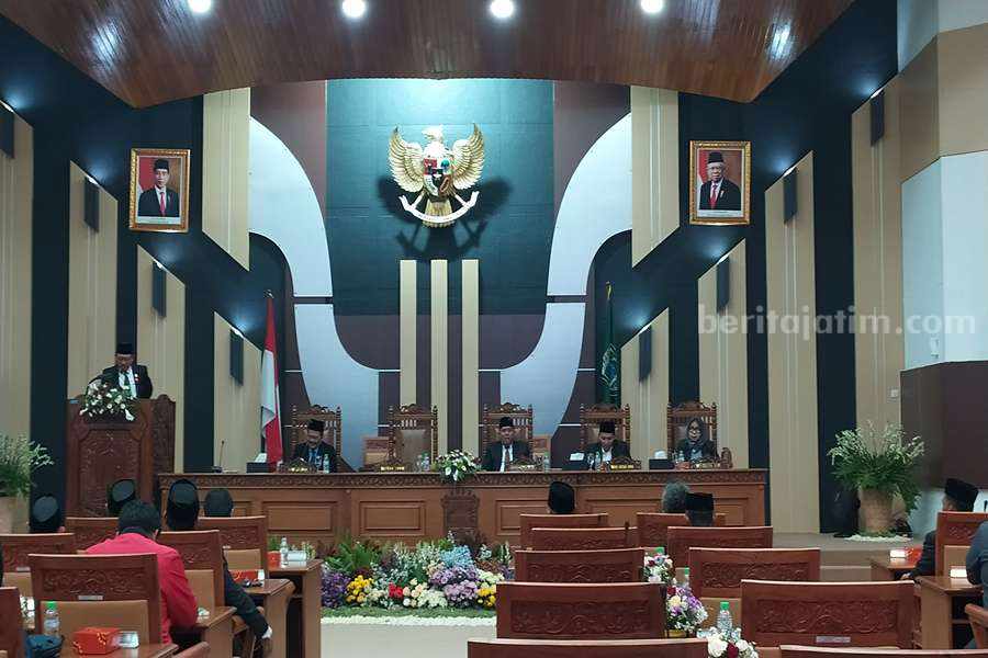 Ketua DPRD Kabupaten Pasuruan, Sudiono Fauzan saat memberikan sambutan saat perkenalan Pj Bupati Pasuruan.