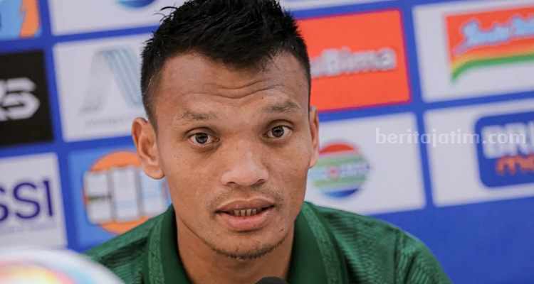 Ferdinand Sinaga, pemain senior Persebaya Surabaya. (Way)