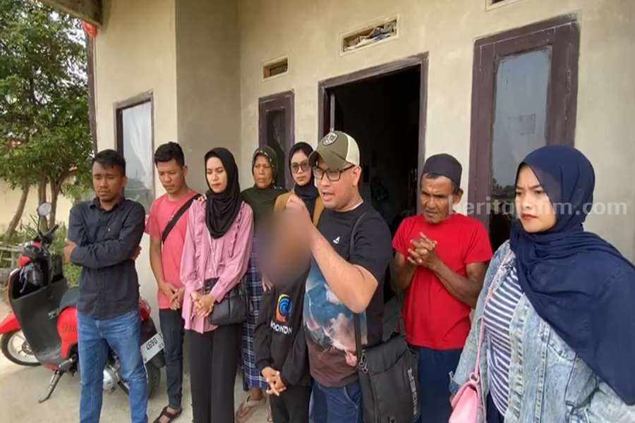 PKS dan Kuasa Hukum Ronald Bantah Tudingan Dimas Yemahura Potongan video yang disebar oleh Dimas Yemahura kuasa hukum dari keluarga Dini Sera Affrianti. Dalam video itu, Dimas menyebut Keluarga mendapatkan tekanan dari orang bernama Fauzi mengaku dari PKS.