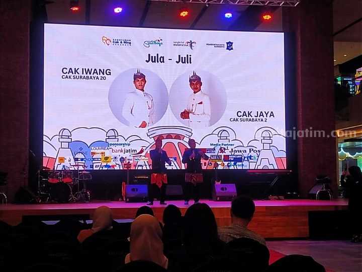 Closing Roadshow Pemilihan Cak dan Ning Surabaya (PCNS) 2023 telah digelar di Atrium Food Society, Pakuwon Mall Surabaya, Jumat (13/10/2023). (Foto: Fitri Yuliani/beritajatim.com)