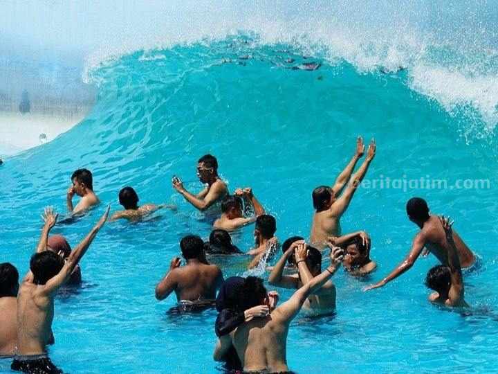 Hawai Waterpark Malang, rekomendasi wahana air di musim panas. (Sumber foto: Instagram/hawaiwaterpark)