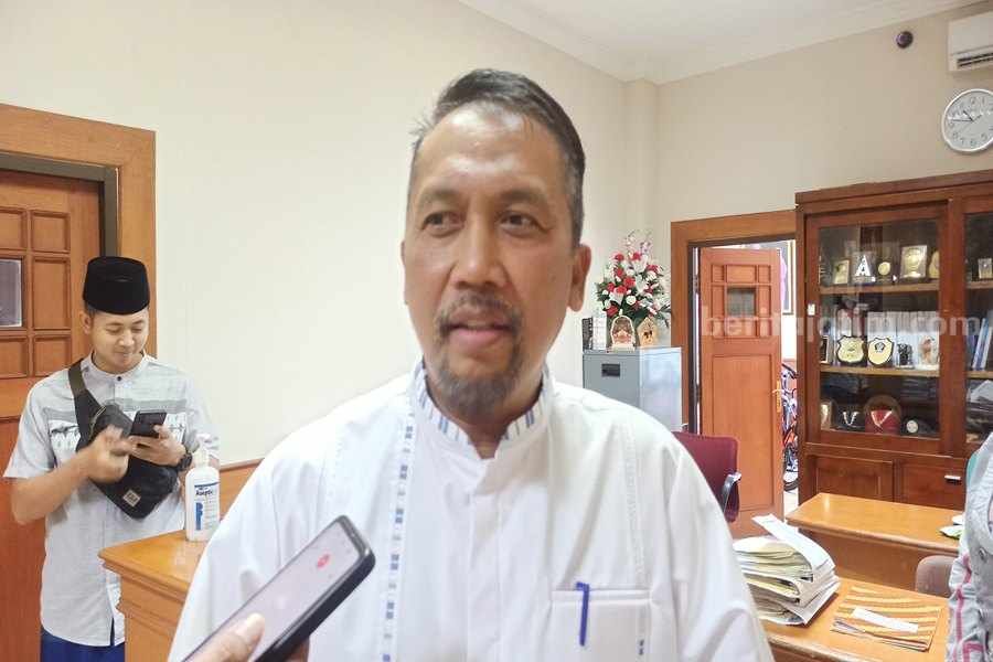 Ketua pansel JPTP Pemkab Ponorogo Agus Pramono. (Foto/Endra Dwiono/Beritajatim.com)
