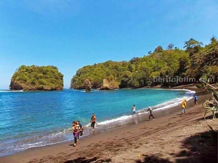 Keindahan Pantai Licin di Malang. (Sumber foto: Instagram/pantailicin)