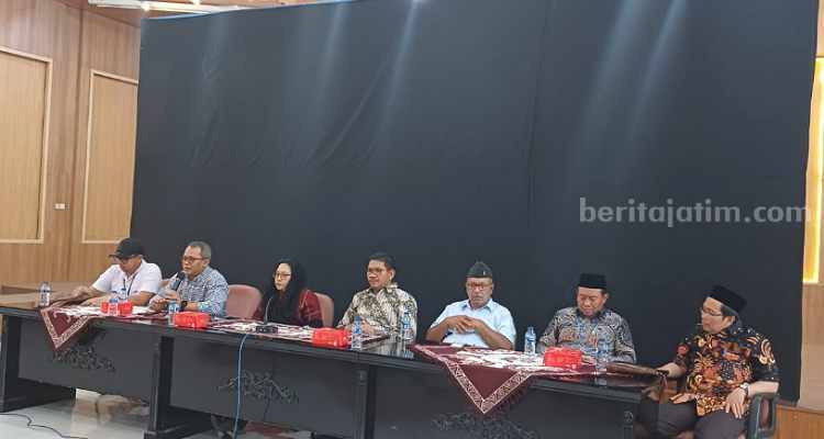 100 Ribu Peserta Ikuti Jalan Santai Hari Santri di Surabaya