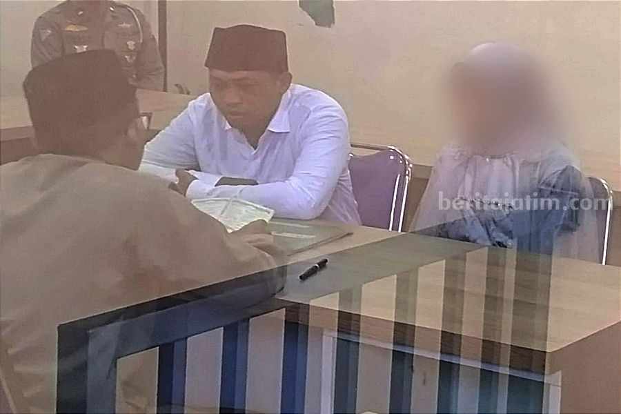 Bandit Curanmor Surabaya Ditangkap Warga H-2 Akad Nikah Tomi Wira ketika persiapan akad dengan calon mempelai wanita, Sabtu (21/10/2023) di kantor Polsek Sukolilo. (Foto/anggadia).
