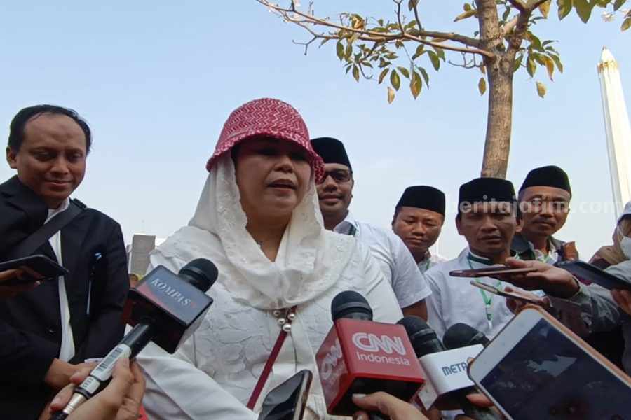Yenny Wahid Pilih Capres-Cawapres Paling Dekat dengan Gus Dur Yenny Wahid usai Apel Akbar Hari Santri 2023 di Tugu Pahlawan, Minggu (22/10/2023). (Foto/anggadia).