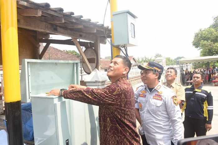 Walkot Kediri Wujudkan 5 Palang Pintu Perlintasan KA