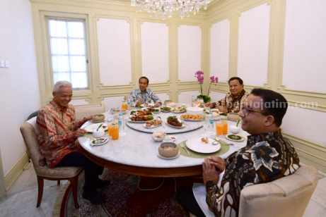 Presiden Jokowi Undang Tiga Capres Makan Bareng Makan bareng Presiden Jokowi bersama 3 Capres.